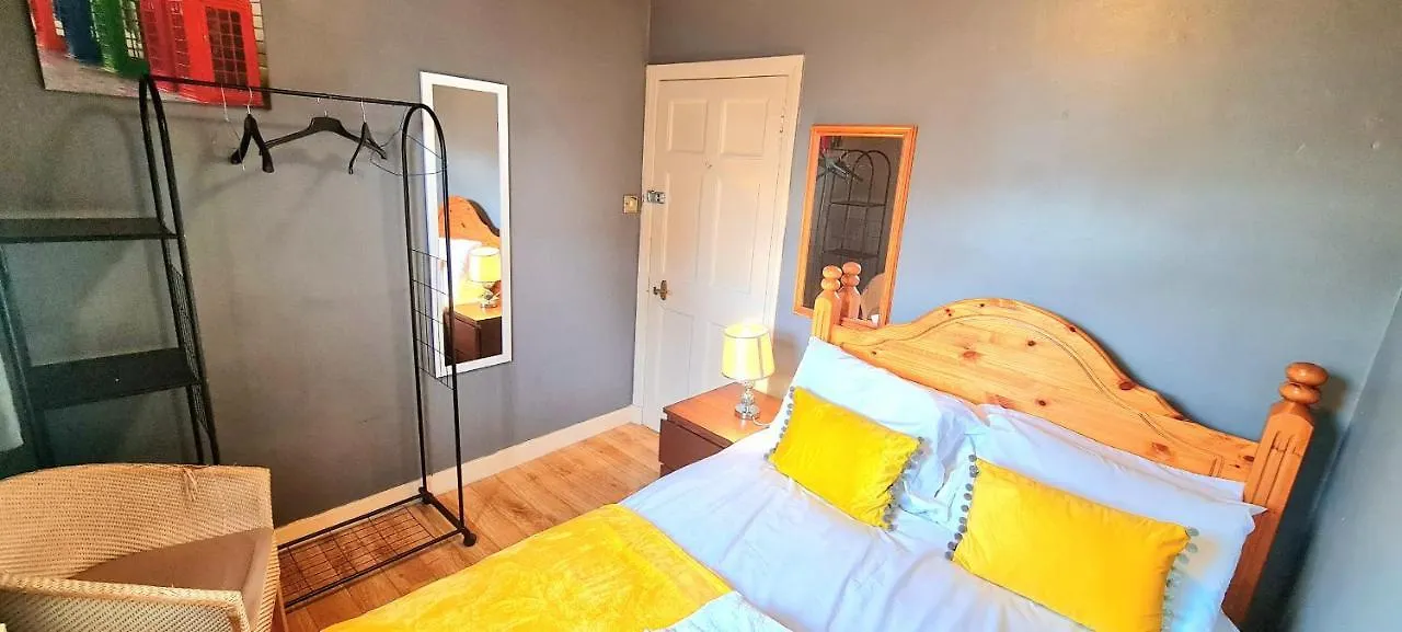 Mystayinn Elegant Edinburgh Guest House - Excellent Location - Free Parking - Five Star Amenities