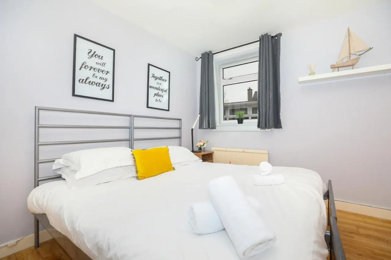 Mystayinn Elegant Edinburgh Guest House - Excellent Location - Free Parking - Five Star Amenities 0*,  United Kingdom