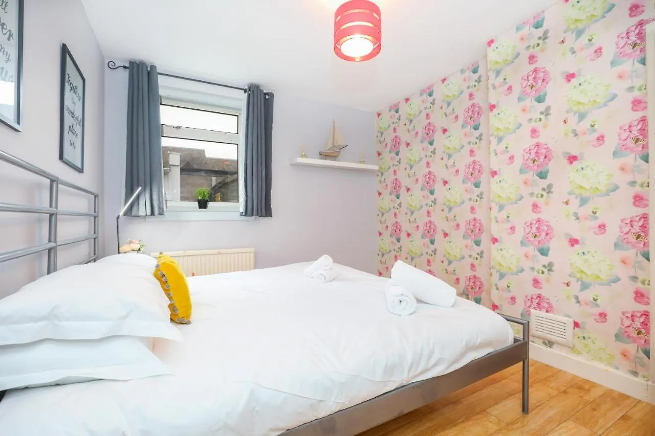 Mystayinn Elegant Edinburgh Guest House - Excellent Location - Free Parking - Five Star Amenities