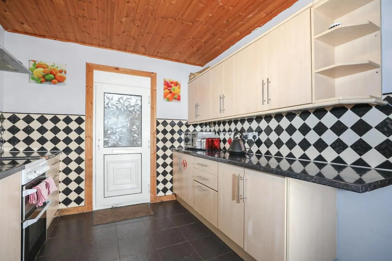 Mystayinn Elegant Edinburgh Guest House - Excellent Location - Free Parking - Five Star Amenities