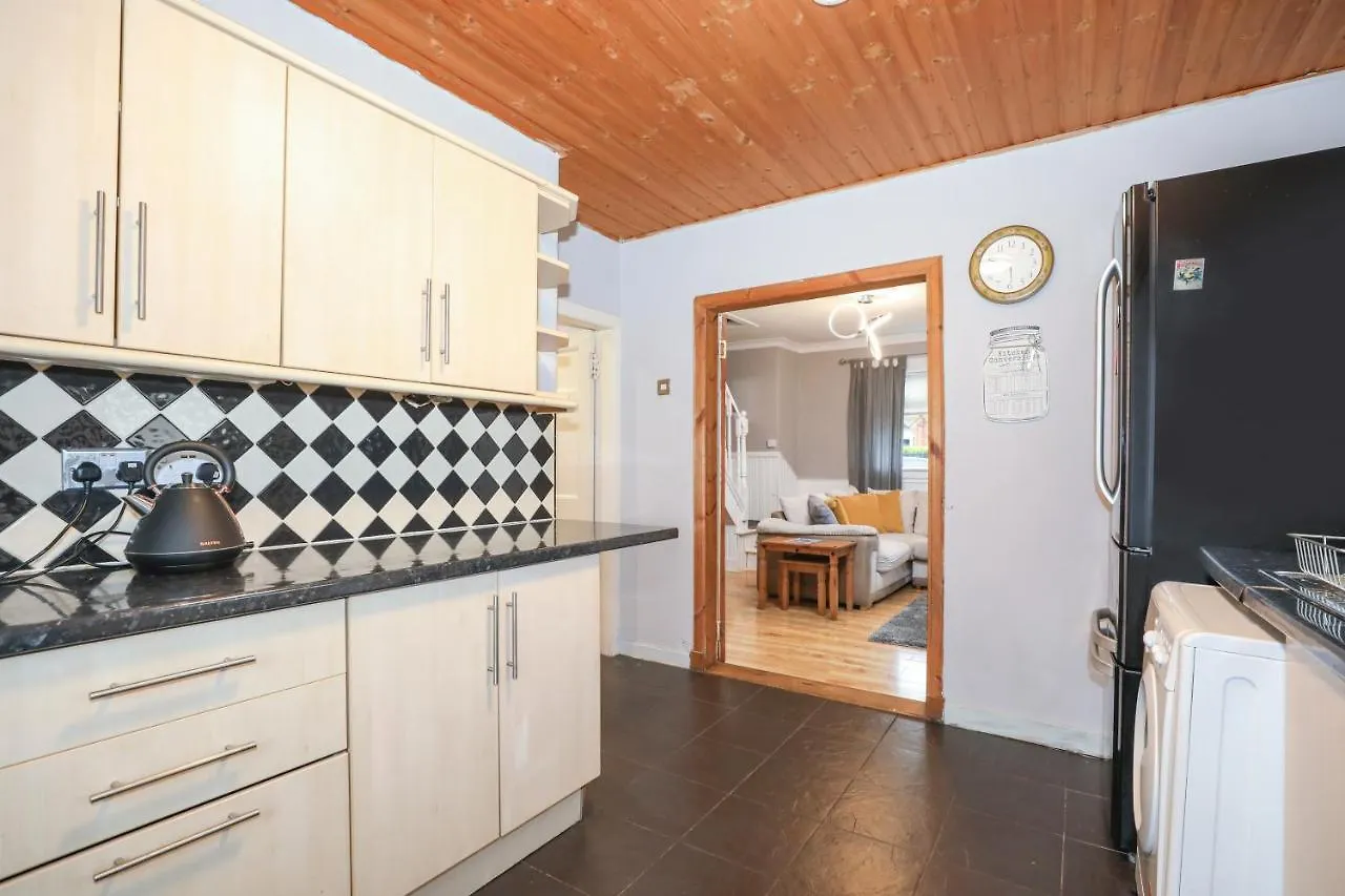 Mystayinn Elegant Edinburgh Guest House - Excellent Location - Free Parking - Five Star Amenities