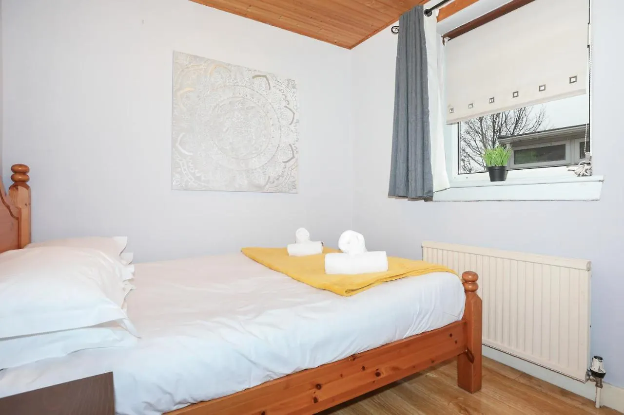 Mystayinn Elegant Edinburgh Guest House - Excellent Location - Free Parking - Five Star Amenities