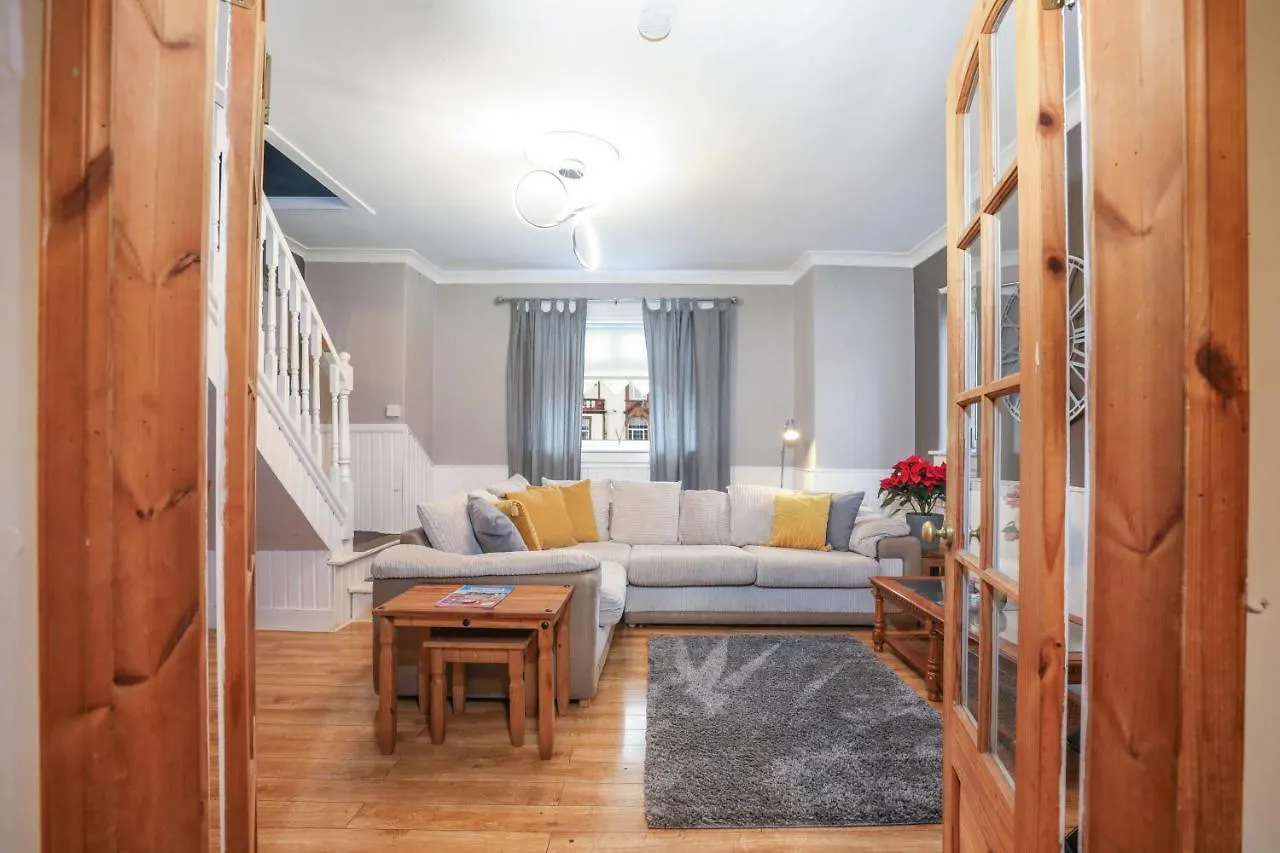 Mystayinn Elegant Edinburgh Guest House - Excellent Location - Free Parking - Five Star Amenities