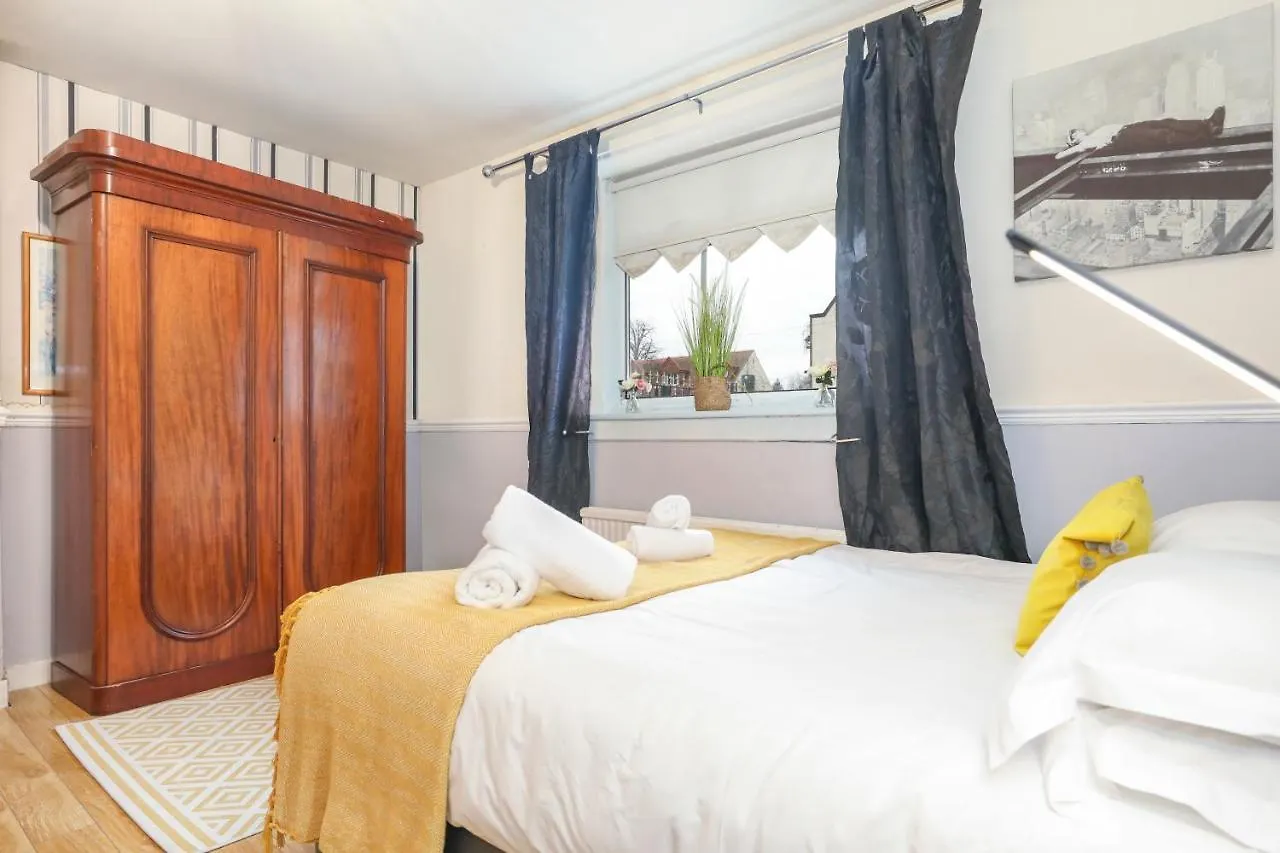 Mystayinn Elegant Edinburgh Guest House - Excellent Location - Free Parking - Five Star Amenities