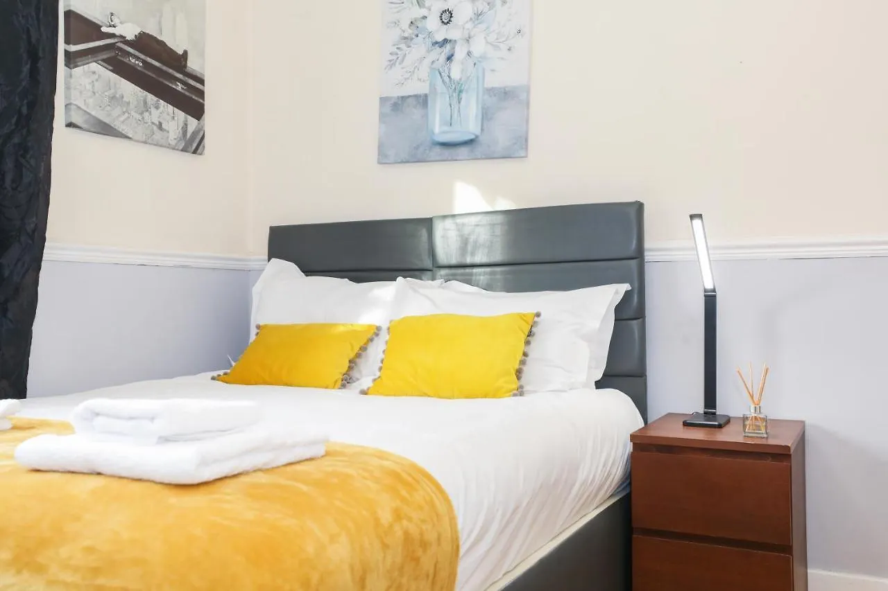 Mystayinn Elegant Edinburgh Guest House - Excellent Location - Free Parking - Five Star Amenities 0*,  United Kingdom