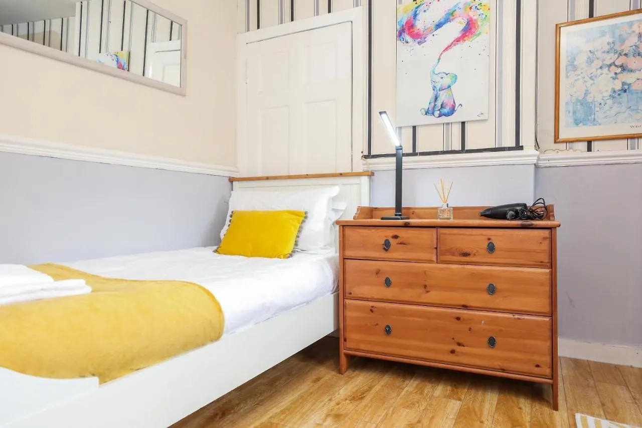 Mystayinn Elegant Edinburgh Guest House - Excellent Location - Free Parking - Five Star Amenities United Kingdom
