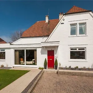 Hillhouse Guest house