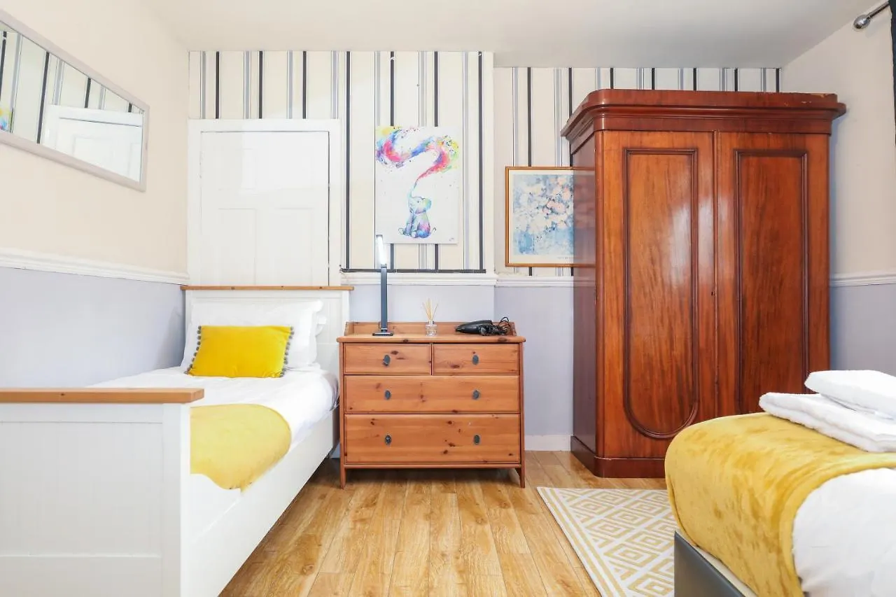 Mystayinn Elegant Edinburgh Guest House - Excellent Location - Free Parking - Five Star Amenities 0*,