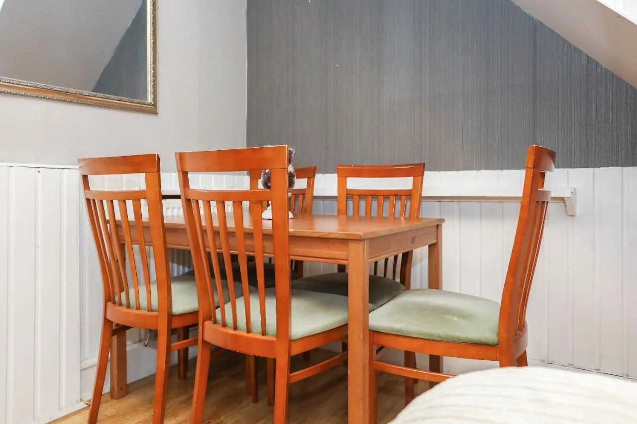 Mystayinn Elegant Edinburgh Guest House - Excellent Location - Free Parking - Five Star Amenities